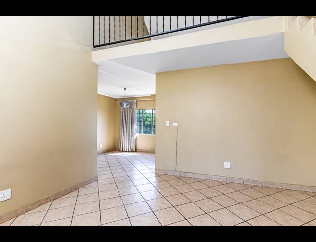 3 BEDROOM DUPLEX FOR SALE IN HALFWAY GARDENS